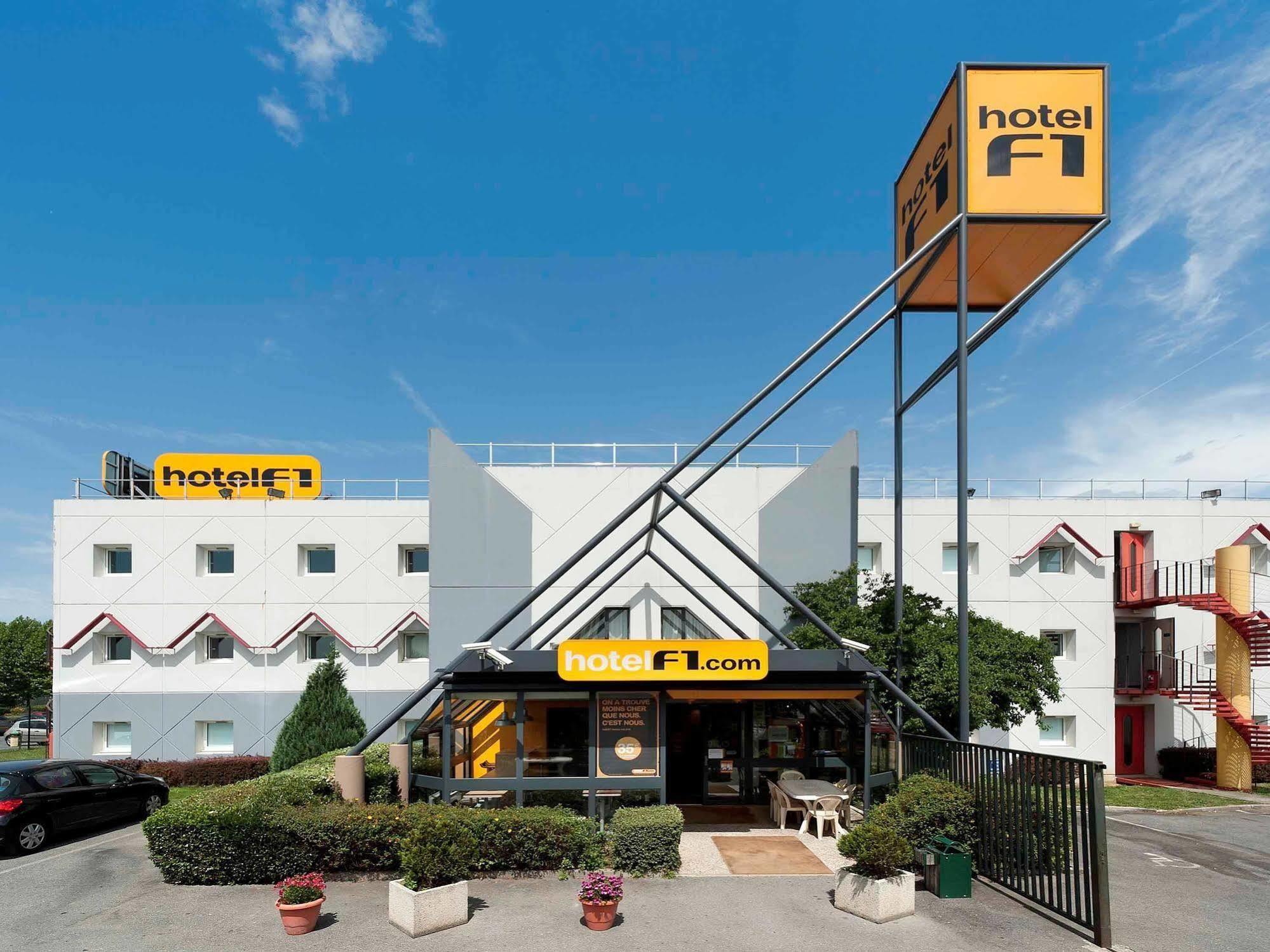 Hotelf1 Saint Etienne La Grand Croix LʼHorme Dış mekan fotoğraf
